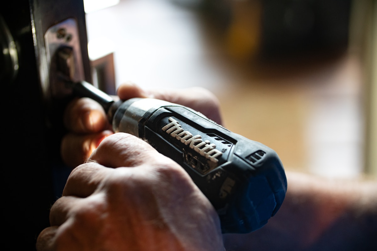 Küchenmontage und Handwerksreparatur in Hamburg